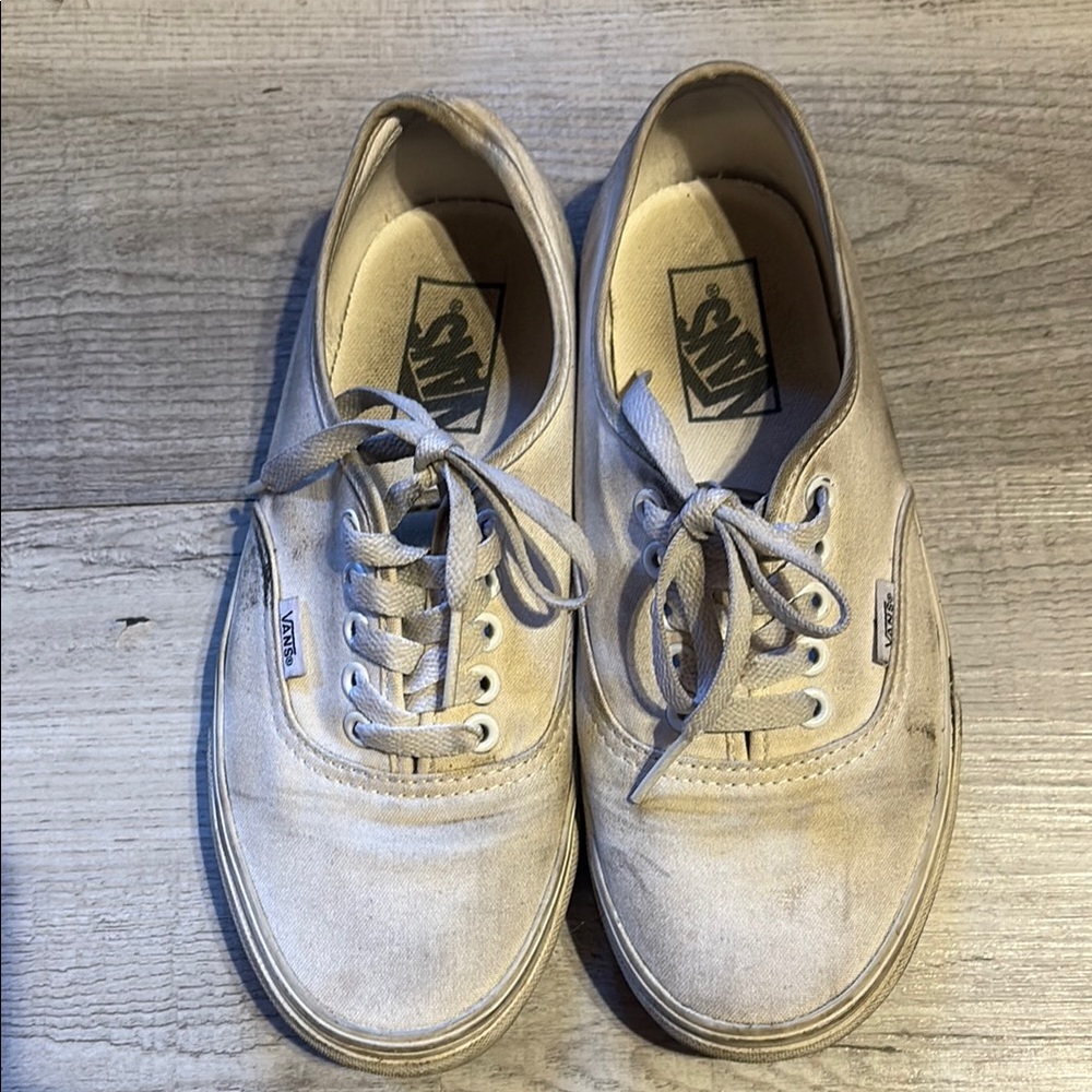 Vans White Canvas Sneakers Classic Low-Top Design Women’s 8 / men’s 6.5